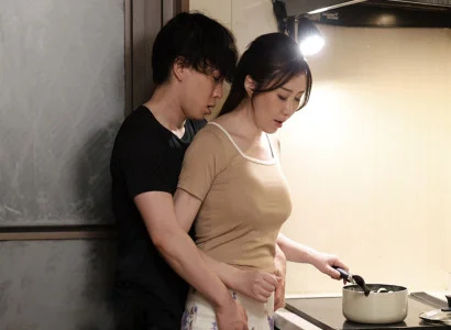 Người mẹ kế tận hưởng cùng con chồng