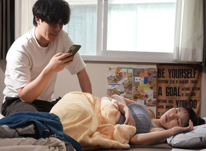 Gã đàn ông thích ngắm người yêu ngoại tình