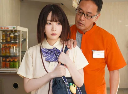 Ông quản lý bắt gặp em gái ăn cắp vặt trong cửa hàng